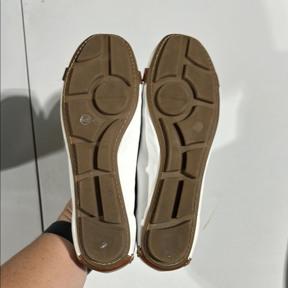 Liz Claiborne White and Brown Flats - Picture 5 of 6